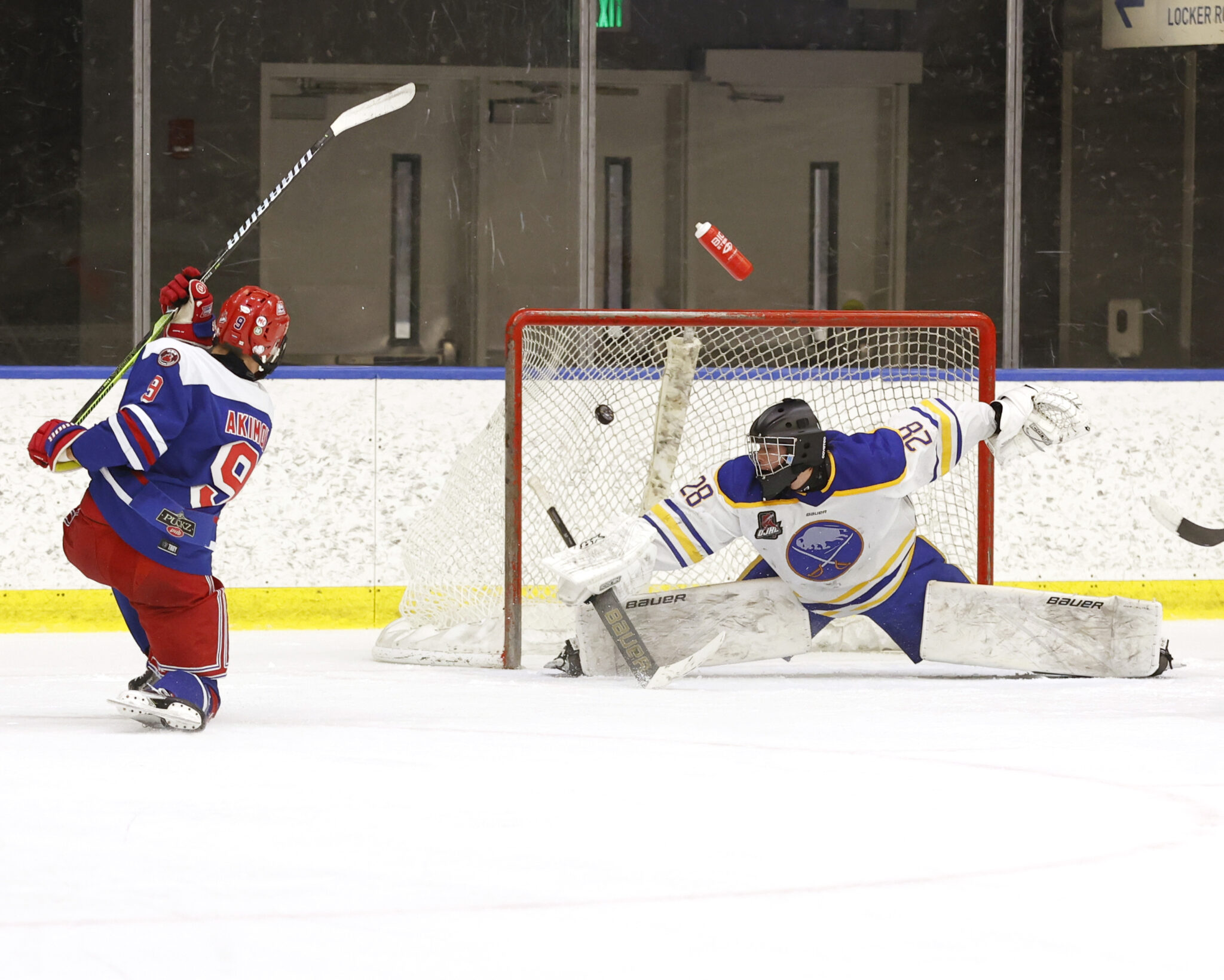 Blades Win Round One in Six! Oakville Blades Jr. A Hockey Club